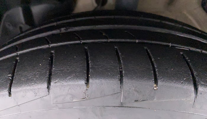 2019 MG HECTOR SHARP DCT PETROL, Petrol, Automatic, 18,945 km, Left Front Tyre Tread
