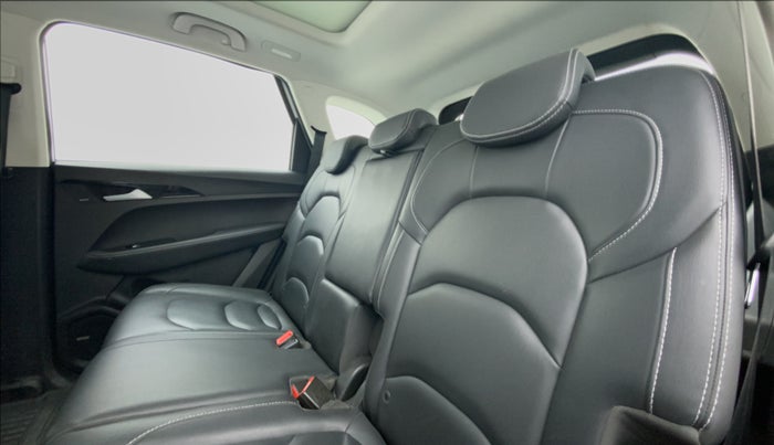2019 MG HECTOR SHARP DCT PETROL, Petrol, Automatic, 18,945 km, Right Side Rear Door Cabin