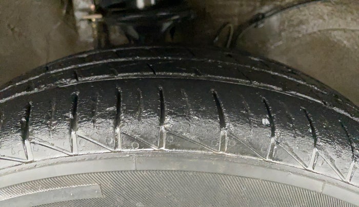 2020 Maruti Alto LXI, Petrol, Manual, 28,756 km, Right Front Tyre Tread