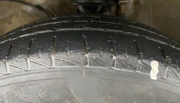 2020 Maruti Alto LXI, Petrol, Manual, 28,756 km, Left Front Tyre Tread
