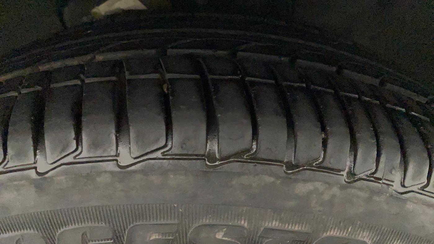 2020 Tata TIGOR XZA PLUS PETROL, Petrol, Automatic, 10,957 km, Right Front Tyre Tread