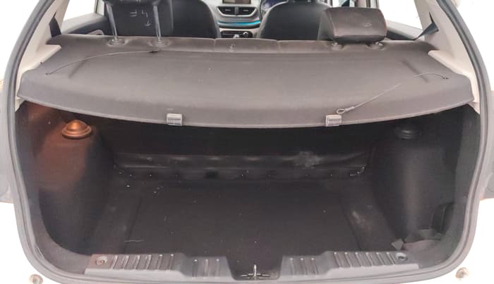 2022 Tata ALTROZ XZA, Petrol, Automatic, 36,252 km, Boot Inside