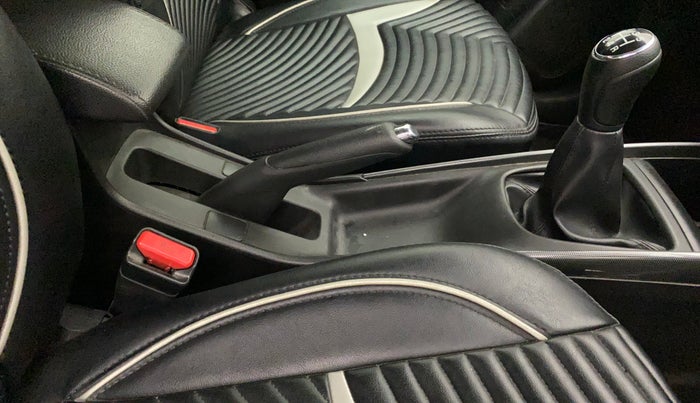 2018 Maruti Baleno ALPHA PETROL 1.2, Petrol, Manual, 39,276 km, Gear Lever