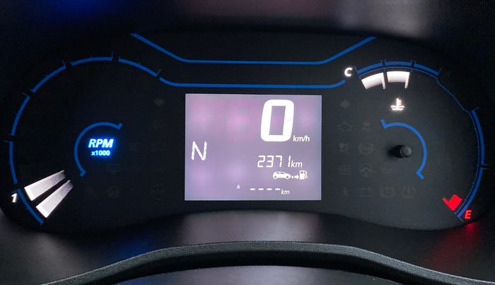 2022 Renault Kwid 1.0 RXT AT, Petrol, Automatic, 2,371 km, Odometer Image