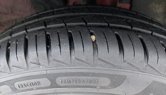 2022 Renault Kwid 1.0 RXT AT, Petrol, Automatic, 2,371 km, Right Front Tyre Tread