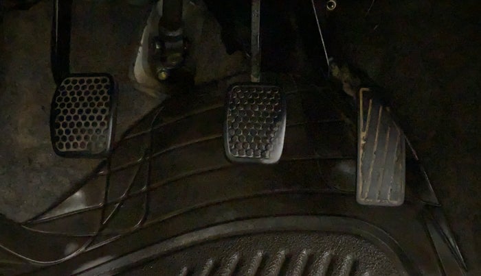 2019 Maruti Alto LXI CNG, CNG, Manual, 52,777 km, Pedals