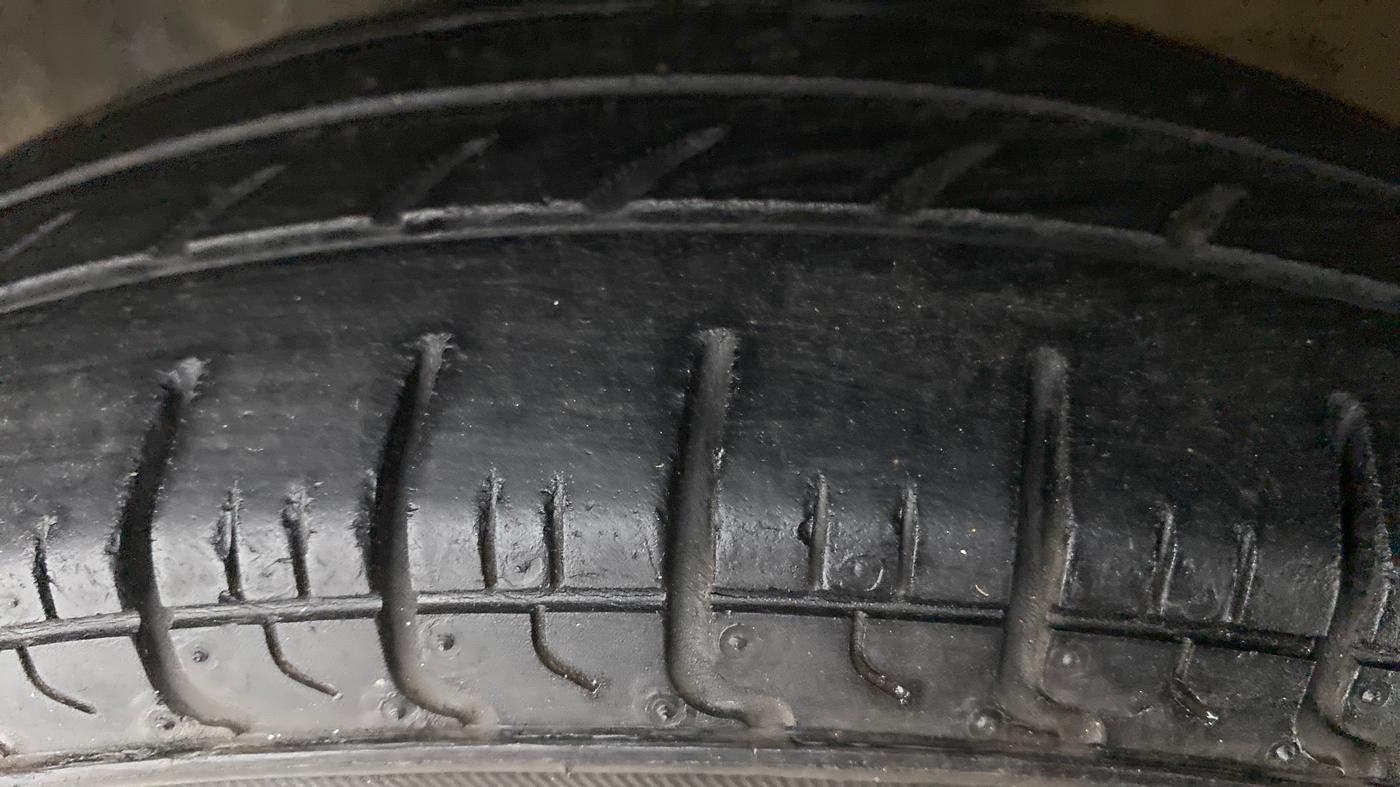 2018 Maruti Alto 800 VXI (O), Petrol, Manual, 48,419 km, Left Front Tyre Tread