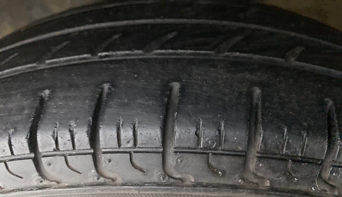 2018 Maruti Alto 800 VXI (O), Petrol, Manual, 48,419 km, Left Front Tyre Tread