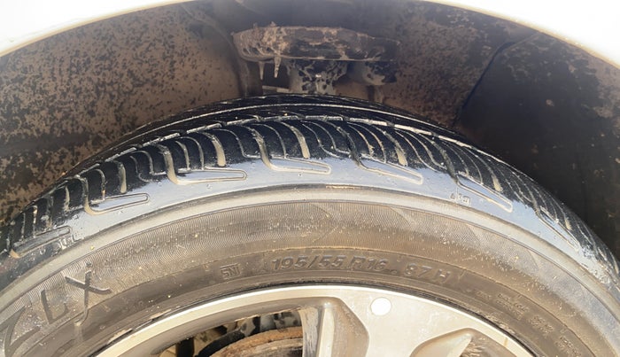 2017 Hyundai Verna 1.6 VTVT SX (O) AT, Petrol, Automatic, 43,429 km, Right Front Tyre Tread