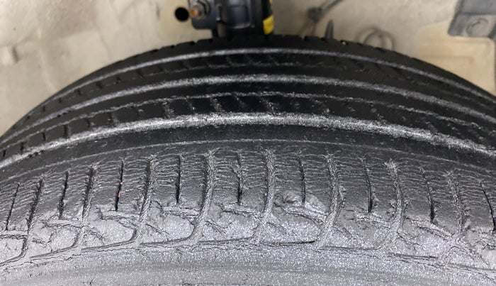 2012 Maruti Swift Dzire ZXI 1.2 BS IV, Petrol, Manual, 31,710 km, Right Front Tyre Tread