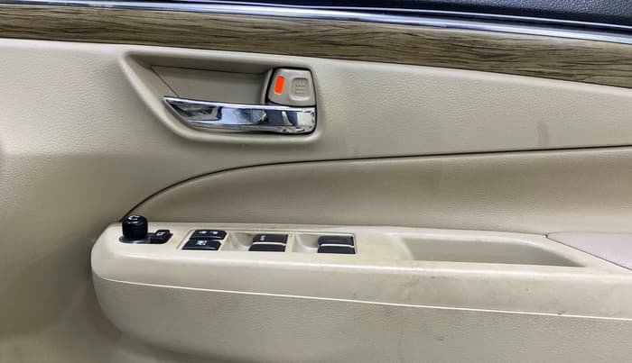 2019 Maruti Ciaz ALPHA DIESEL 1.5, Diesel, Manual, 1,03,702 km, Driver Side Door Panels Control
