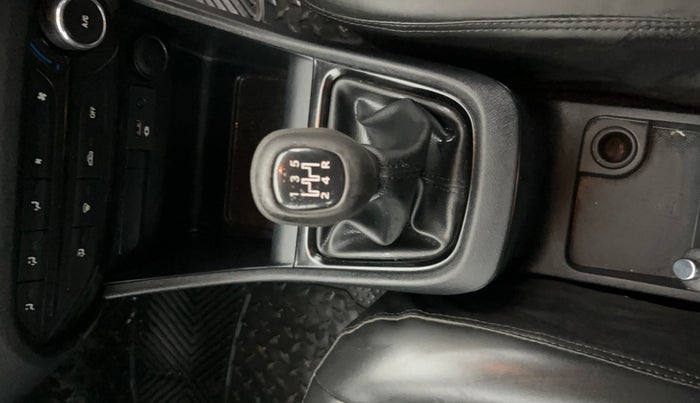 2023 Tata PUNCH ADVENTURE MT, Petrol, Manual, 25,670 km, Gear Lever