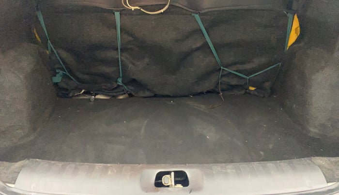 2014 Maruti Swift Dzire VDI, Diesel, Manual, 1,37,292 km, Boot Inside