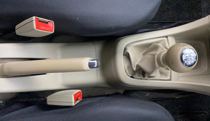 2014 Maruti Swift Dzire VDI, Diesel, Manual, 1,37,292 km, Gear Lever