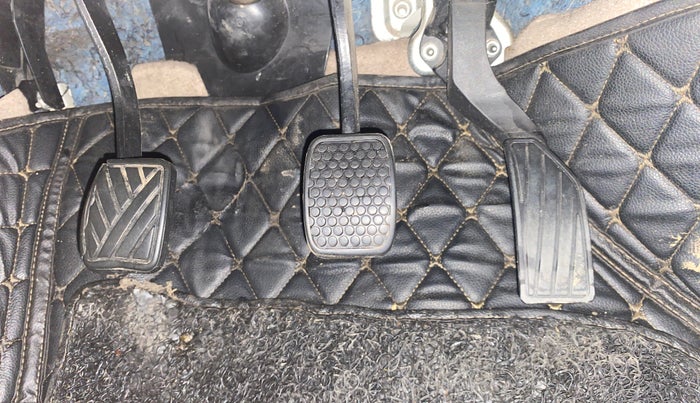 2014 Maruti Swift Dzire VDI, Diesel, Manual, 1,37,292 km, Pedals