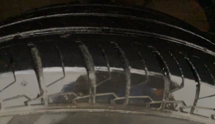 2021 Maruti Swift VXI, Petrol, Manual, 28,286 km, Left Front Tyre Tread