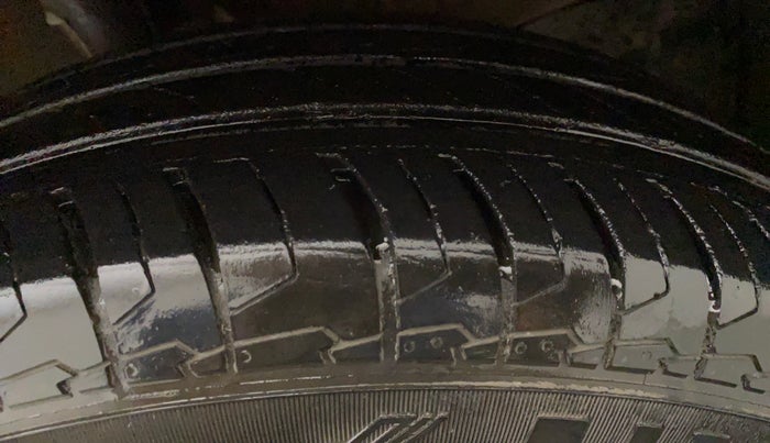 2021 Maruti Swift VXI, Petrol, Manual, 28,286 km, Left Rear Tyre Tread