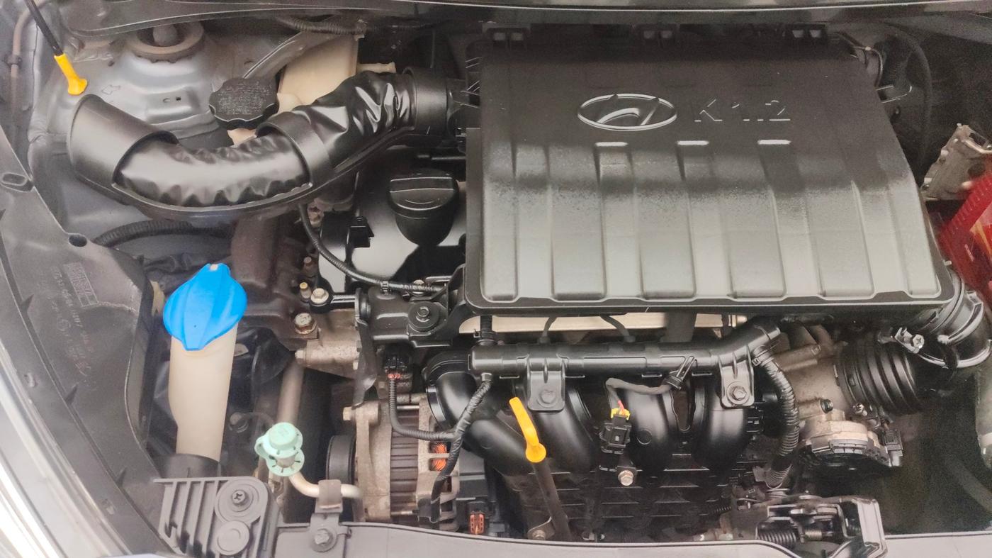 2016 Hyundai Xcent SX 1.2, Petrol, Manual, 72,505 km, Engine View - Right