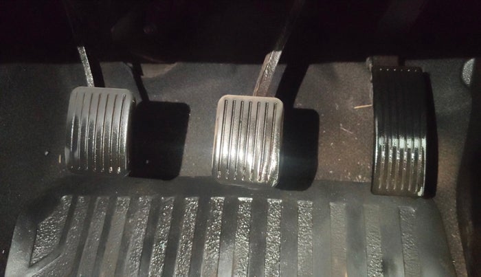 2016 Hyundai Xcent SX 1.2, Petrol, Manual, 72,243 km, Pedals