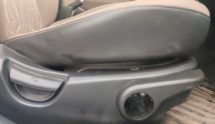 2016 Hyundai Xcent SX 1.2, Petrol, Manual, 72,243 km, Driver Side Adjustment Panel