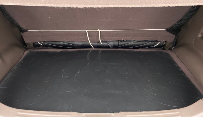 2010 Maruti Zen Estilo VXI, Petrol, Manual, 27,229 km, Boot Inside