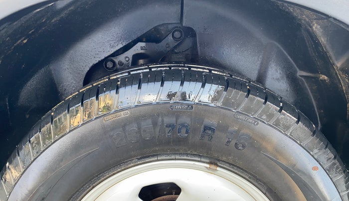 2022 Tata Safari XM, Diesel, Manual, 17,807 km, Left Rear Tyre Tread