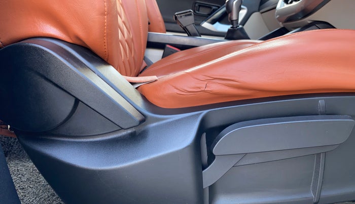 2022 Tata Safari XM, Diesel, Manual, 17,807 km, Driver Side Adjustment Panel