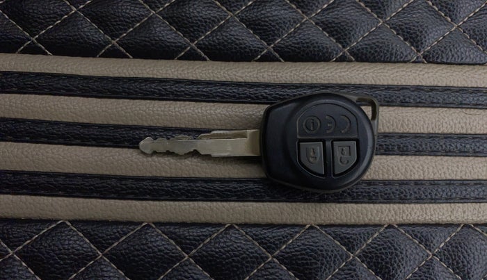 2018 Maruti Dzire VXI AMT, Petrol, Automatic, 52,638 km, Key Close Up