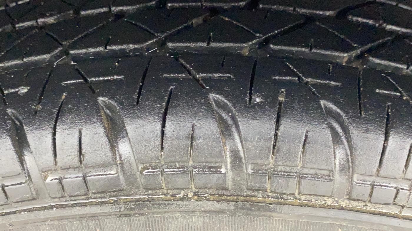 2018 Maruti Dzire VXI AMT, Petrol, Automatic, 52,638 km, Left Front Tyre Tread