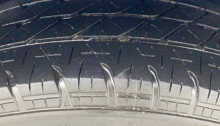 2018 Maruti Dzire VXI AMT, Petrol, Automatic, 52,638 km, Left Rear Tyre Tread