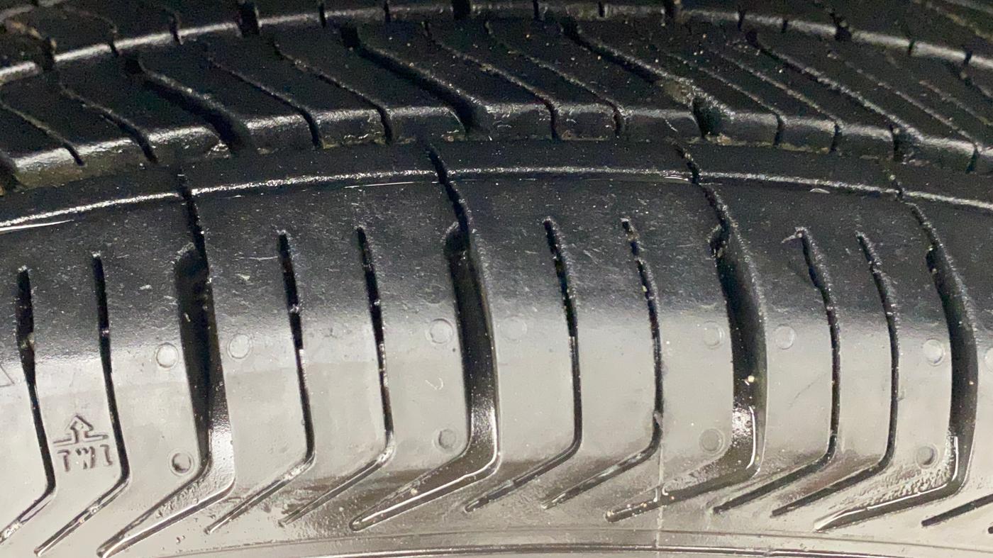 2018 Maruti Dzire VXI AMT, Petrol, Automatic, 52,638 km, Right Front Tyre Tread
