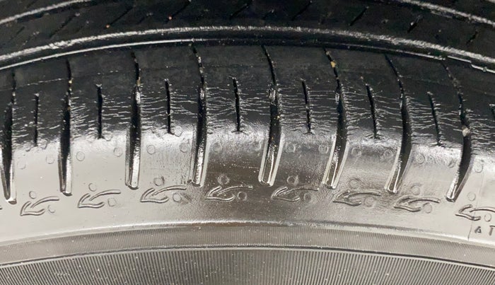 2018 Maruti Dzire VXI AMT, Petrol, Automatic, 52,638 km, Right Rear Tyre Tread