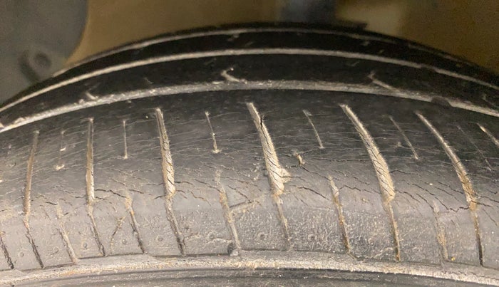2018 Hyundai Grand i10 MAGNA 1.2 KAPPA VTVT, Petrol, Manual, 46,219 km, Left Front Tyre Tread