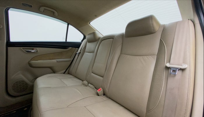 2016 Maruti Ciaz ZXI+, Petrol, Manual, 34,966 km, Right Side Rear Door Cabin