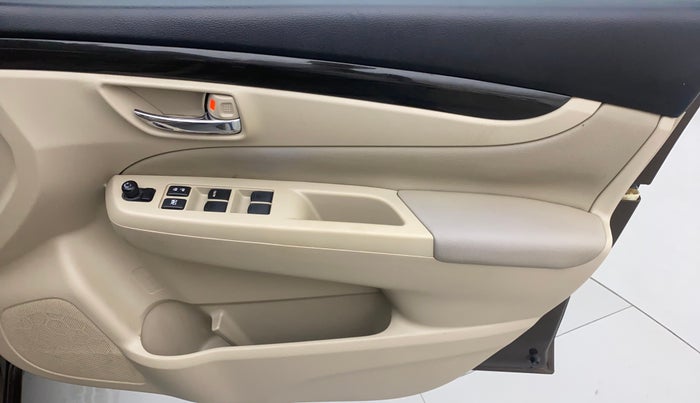 2016 Maruti Ciaz ZXI+, Petrol, Manual, 34,966 km, Driver Side Door Panels Control