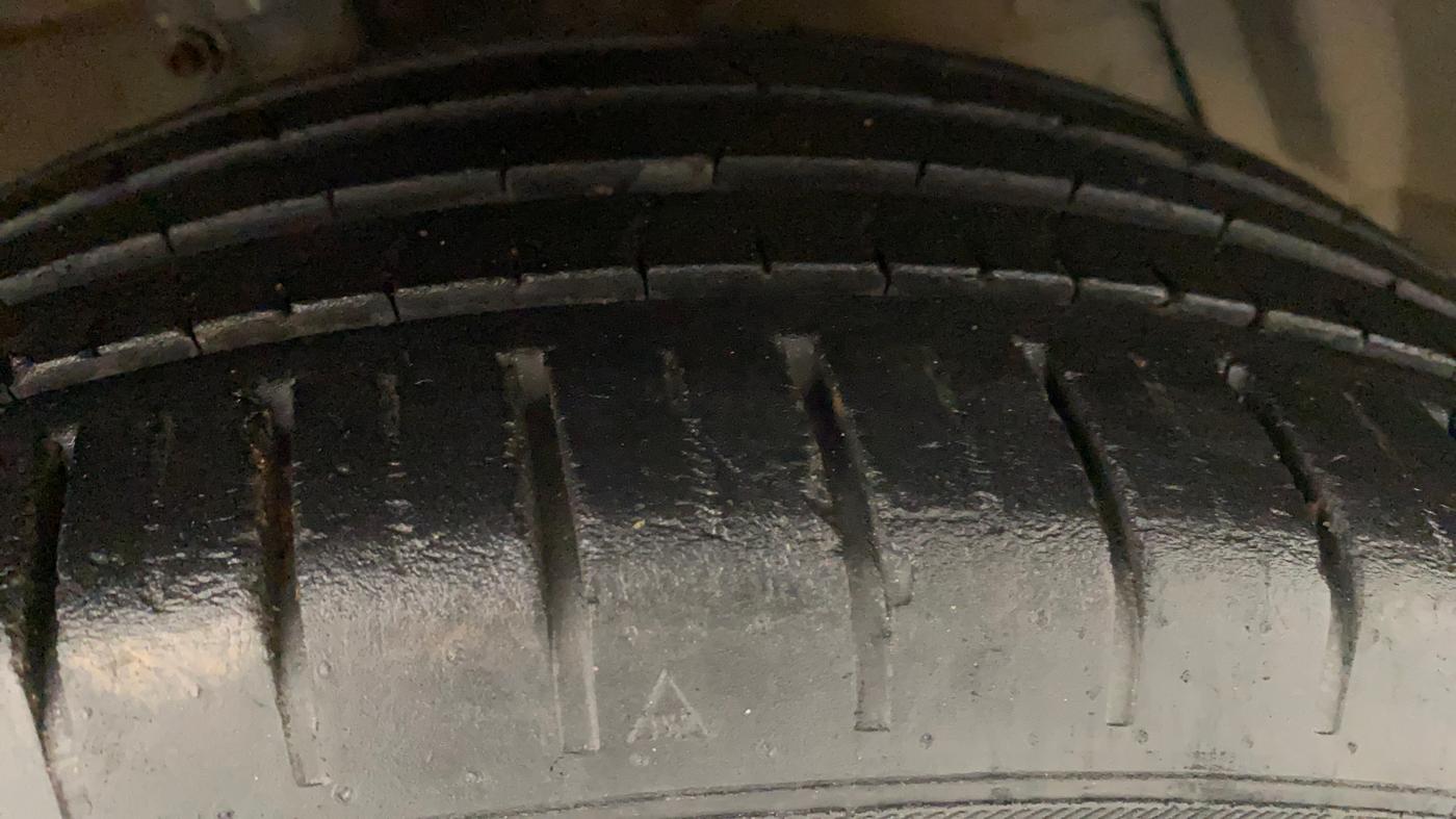 2016 Maruti Ciaz ZXI+, Petrol, Manual, 34,966 km, Right Front Tyre Tread