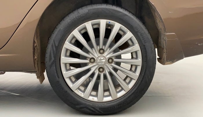 2016 Maruti Ciaz ZXI+, Petrol, Manual, 34,966 km, Left Rear Wheel