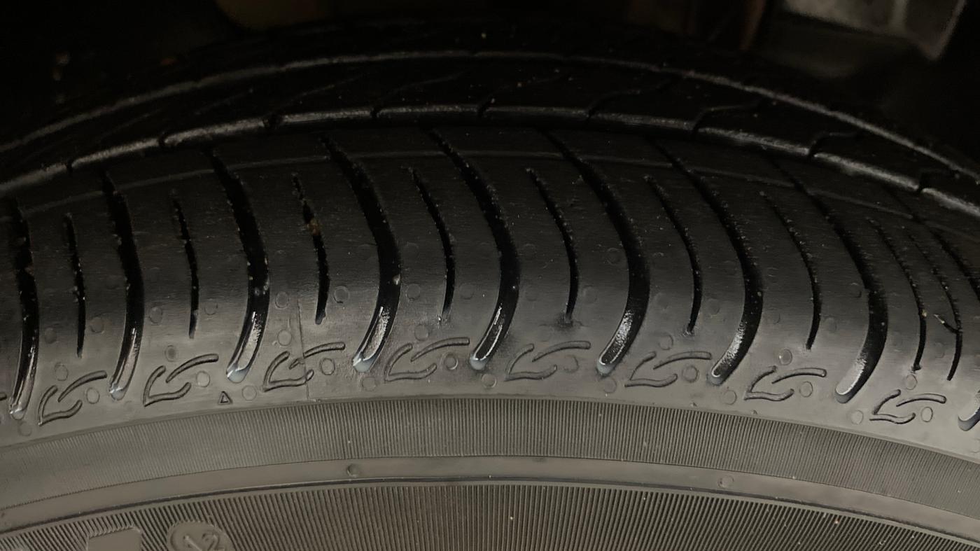 2017 Tata TIGOR XTA PETROL, Petrol, Automatic, 61,675 km, Right Front Tyre Tread