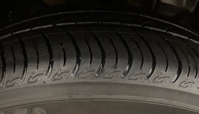 2017 Tata TIGOR XTA PETROL, Petrol, Automatic, 61,675 km, Right Front Tyre Tread