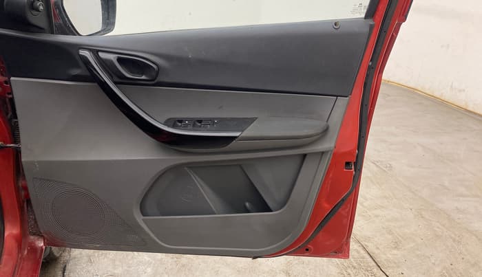 2017 Tata TIGOR XTA PETROL, Petrol, Automatic, 61,675 km, Driver Side Door Panels Control
