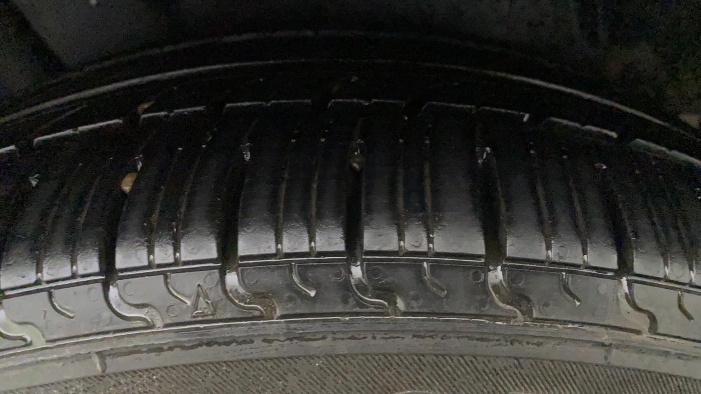 2016 Maruti Ertiga VDI SHVS, Diesel, Manual, 74,693 km, Left Front Tyre Tread