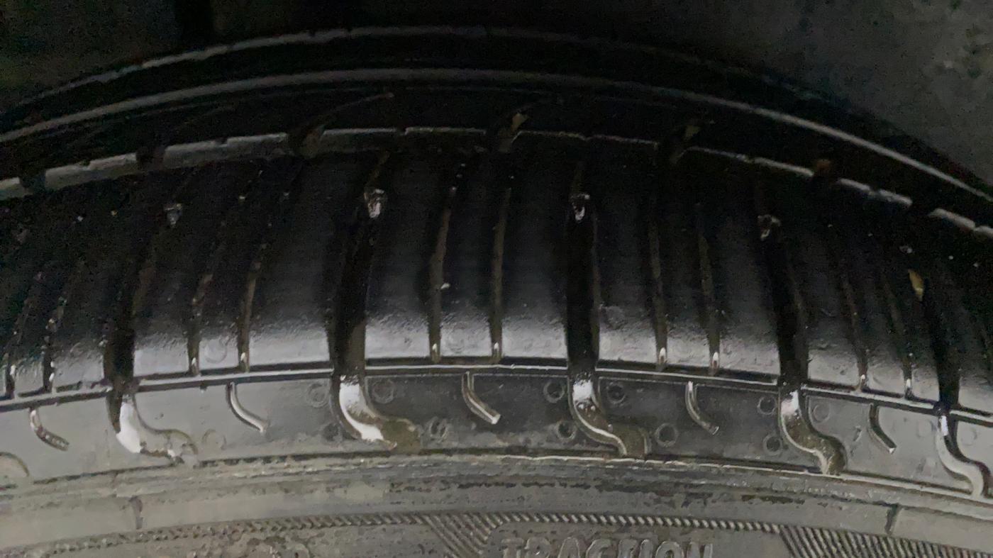 2016 Maruti Ertiga VDI SHVS, Diesel, Manual, 74,693 km, Right Front Tyre Tread