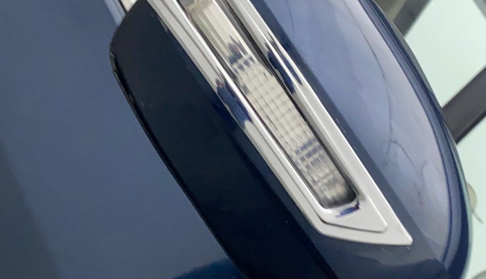 2016 Maruti Ertiga VDI SHVS, Diesel, Manual, 74,693 km, Right rear-view mirror - Cover has minor damage