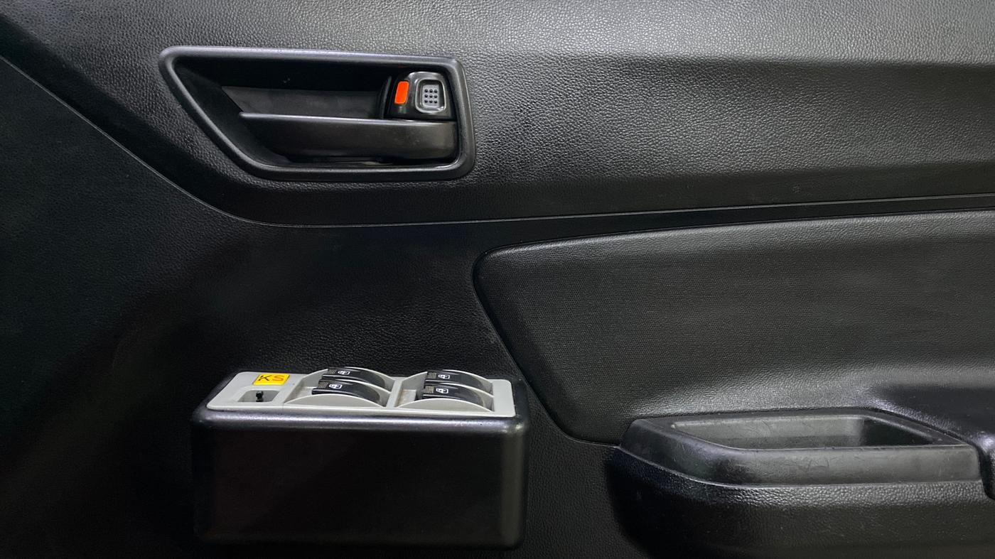 2020 Maruti Swift LXI, Petrol, Manual, 52,649 km, Driver Side Door Panels Control