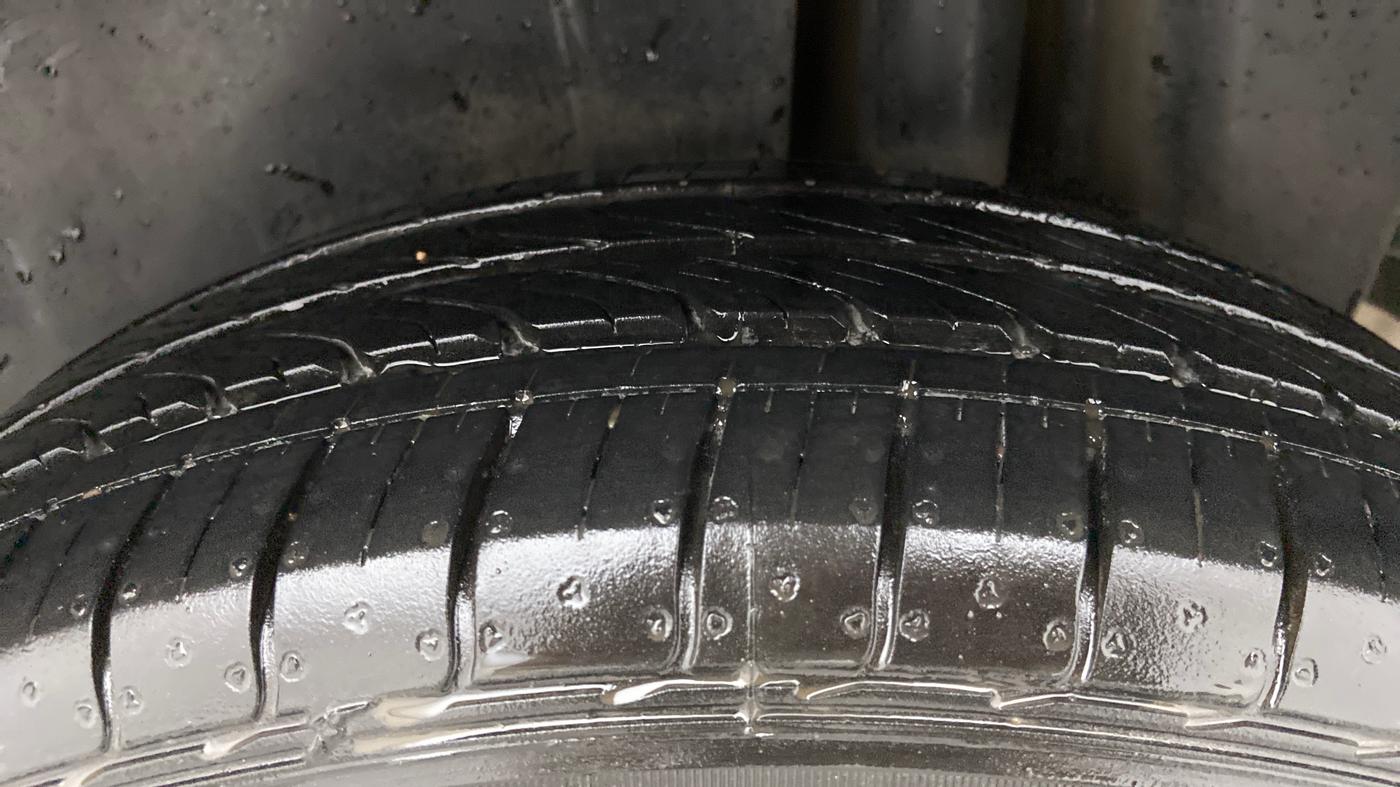 2017 Maruti Ciaz DELTA 1.4 AT PETROL, Petrol, Automatic, 70,698 km, Left Rear Tyre Tread