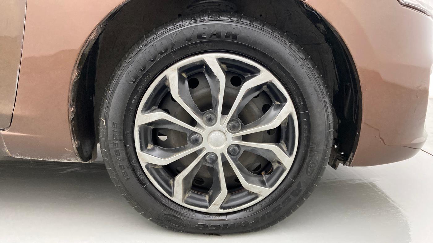 2017 Maruti Ciaz DELTA 1.4 AT PETROL, Petrol, Automatic, 70,698 km, Right Front Wheel