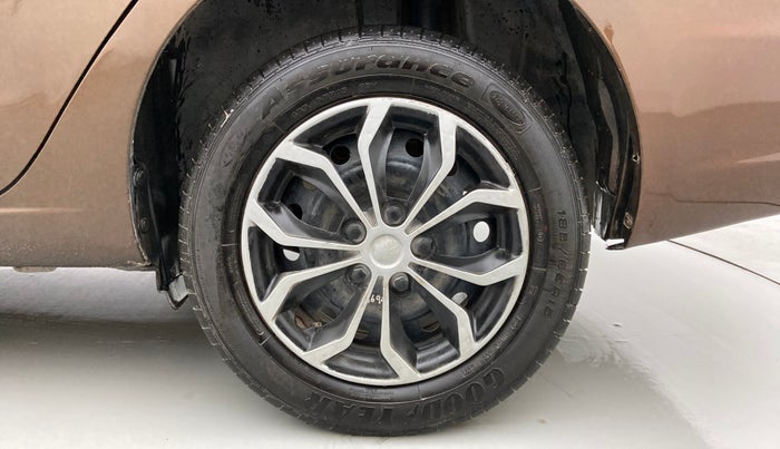 2017 Maruti Ciaz DELTA 1.4 AT PETROL, Petrol, Automatic, 70,698 km, Left Rear Wheel