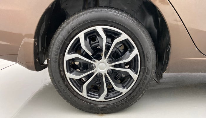 2017 Maruti Ciaz DELTA 1.4 AT PETROL, Petrol, Automatic, 70,698 km, Right Rear Wheel