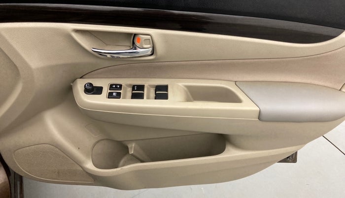 2017 Maruti Ciaz DELTA 1.4 AT PETROL, Petrol, Automatic, 70,698 km, Driver Side Door Panels Control