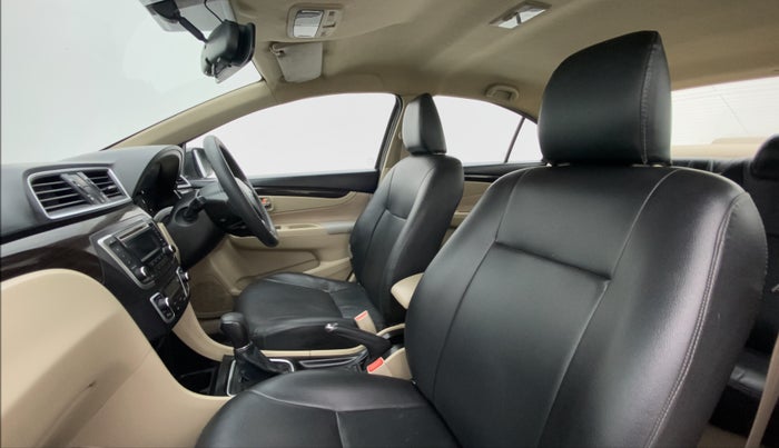 2017 Maruti Ciaz DELTA 1.4 AT PETROL, Petrol, Automatic, 70,698 km, Right Side Front Door Cabin